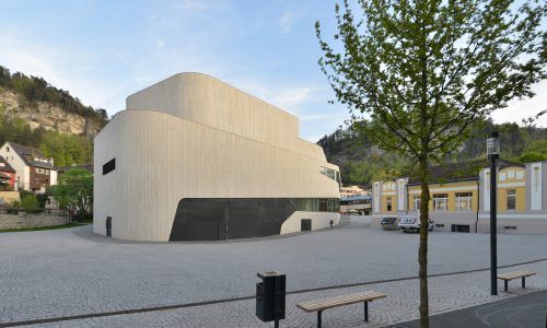 Am Gymnasiumhof in Feldkirch werden elf neue Bäume gepflanzt. Stadt Feldkirch