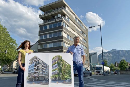 Auch diesen Samstag lädt die Bürgerinitiative vor dem Modehaus Uli Zumtobel zur Unterschriftenaktion ein. Laurence Feider