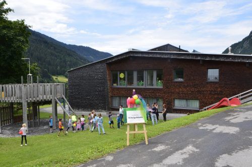 Auch im kommenden Schuljahr bleibt die Volksschule Wald am Arlberg geschlossen.  DOB
