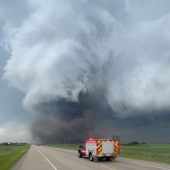 Riesiger Tornado hinterlässt Schneise der Verwüstung