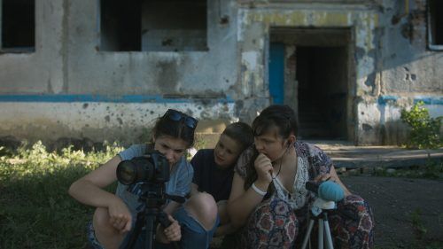 Bei der Matinee am Sonntag wird der ukrainische Dokumentarfilm von Iryna Tsilyk gezeigt. CAT&Docs
