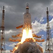 Zweiter Versuch: Indische Rakete auf dem Weg zum Mond
