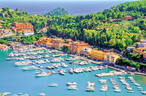 Das Dörfchen Porto Ercole mit lockt mit seinem schönen Hafen viele Touristen an. Shutterstock