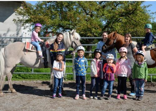 Das Erlebnisprogramm auf dem Ponyhof steht auch in diesem Jahr auf dem Programm der Aktivwochen.  Gemeinde Mäder