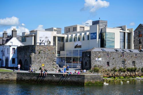 Das Galway City Museum bietet regelmäßig wechselnde Ausstellungen. Shutterstock