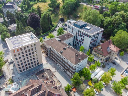 Das Gerüst inklusive Bewässerungssystem und Wassertanks ist inzwischen montiert.  VN/STEURER