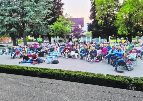 Das Klauser Klappstuhl-Kino startet diesen Sommer in die dritte Runde. mima