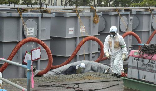 Das Kühlwasser aus der Atomruine soll nun in den Pazifik abgelassen werden.  ap