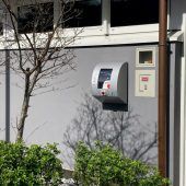 Neuer Defibrillator beim Ramschwagsaal