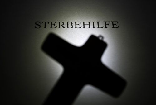 Der liberalere Umgang mit der Sterbehilfe wirft auch ethische Fragen auf. symbolbild APa/gindl