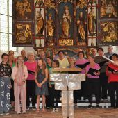 Gemeinsames Singen in der Kirche