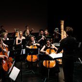 Orchesterkonzert mit Tanz im Kosmos