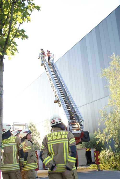 Die Dornbirner Feuerwehr übte auf dem neuen Areal von CCL Label verschiedene Notfallsituationen, wie sie dort vorkommen könnten. CCL Label