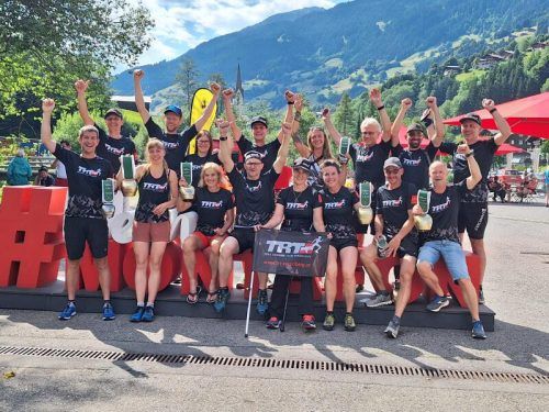Die erfolgreichen Teilnehmer von TRT Vorarlberg jubelten über ihre Podestplätze beim Montafon Arlberg Marathon. trt vorarlberg