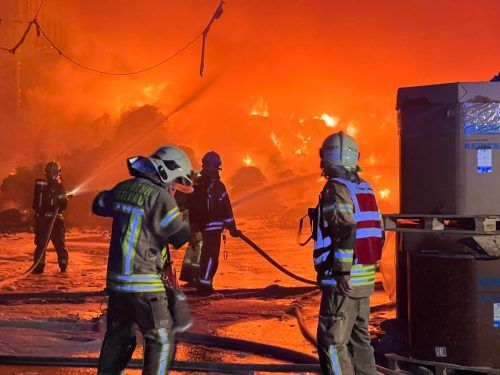 Zu den Großereignissen des vergangenen Jahres zählt der Brand bei Loacker-Recycling im Juli in Lustenau. vlach