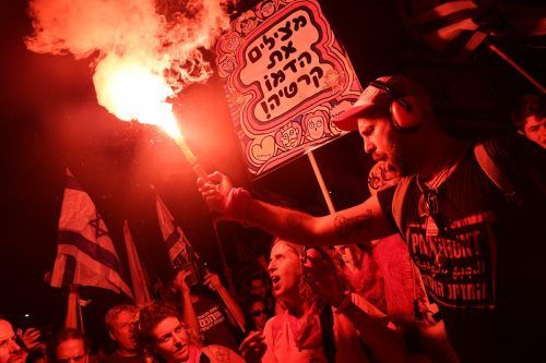 Die heftigen Proteste gegen die umstrittene Justizreform der israelischen Regierung, wie hier in Tel Aviv, nehmen kein Ende. AFP