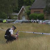 Auto kracht in Schule: Mädchen stirbt