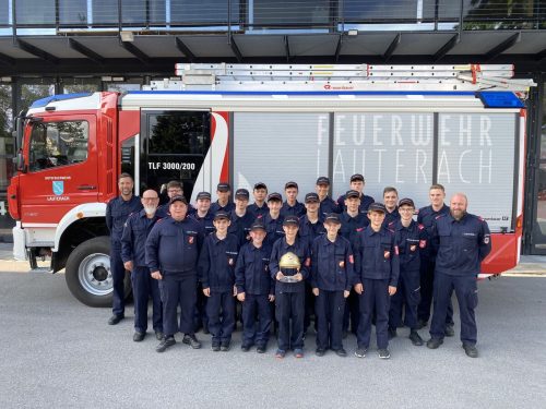 Die Jugendfeuerwehr Lauterach feierte sich am Montag zu Recht selbst.  VN/Rauch