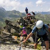 Jugendliche genießen touristische Vorteile