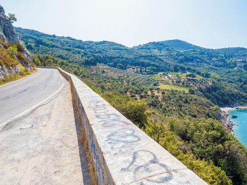 Die Panoramastraße führt einmal um den Monte Argentario. Shutterstock