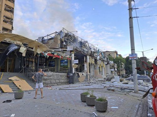 Die schweren Kämpfe bei Bachmut im Gebiet Donezk (Bild) gingen weiter.  AP