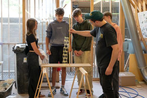 Die Sommerausstellung der Universität präsentierte beeindruckende Modelle von Bauprojekten, die von den Studierenden entwickelt wurden. mam