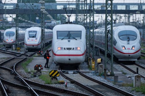 Die Streckensperren konnten mittlerweile wieder aufgehoben werden. DPA