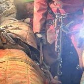 Verletzte Frau aus Höhle gerettet