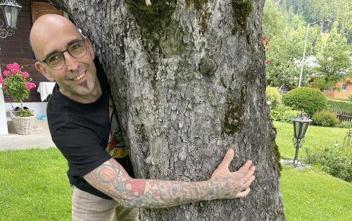 Ein Jahr nach seinem schweren Motorradunfall sprüht Andreas Messner vor Lebensfreude.  Kuster