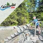 Familienaction in luftiger Höhe auf dem Pizol bei Bad Ragaz (Schweiz) Auf dem Heidipfad gilt es unter anderem Peters Geißen zu finden. Auf dem MounTeens Detektiv-Weg warten spannende Rätsel darauf, gelöst zu werden, und im Wasserwald gibt es zum Thema Wasser viel zu entdecken und zu erleben. Für den Fun-Faktor sorgen die Mountaincarts sowie eine Abfahrt mit dem Alpine Scooter Pizol.