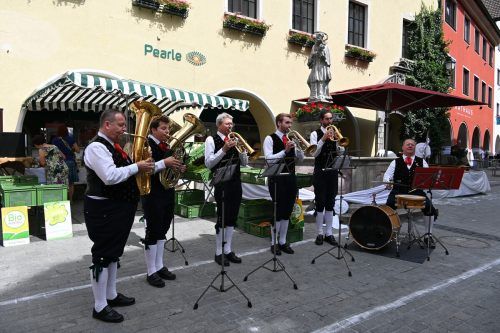 Für unerwarteten Hörgenuss sorgte die Delegation der Stadtmusik. stadtmarketing