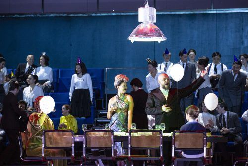 Großer Jubel für düsteren „Macbeth“ mit Starsopranistin Asmik Grigorian am Samstagabend bei den Salzburger Festspielen. SF/BERND UHLIG
