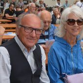 Mit Tusch und Trompeten