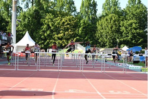 Hürdenlauf mit Sportlern der Sparkasse Sportgemeinschaft Götzis. ÖLV / Alfred Nevsimal