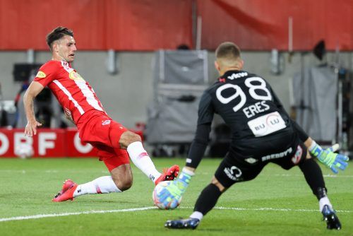 Im Mai 2020 sah sich Florian Eres im ÖFB-Cupfinale mit Austria Lustenau Dominik Szoboszlai von RB Salzburg gegenüber, in der neuen Saison wird der Tormann das Gehäuse des VfB Hohenems hüten. gepa