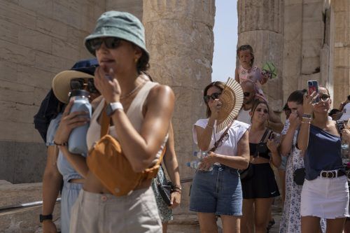 In Athen sollen die Temperaturen am Wochenende auf bis zu 44 Grad steigen. AP