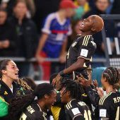 Holpriger WM-Start für die Favoriten