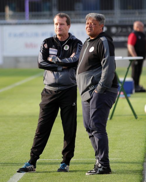 Janeschitz und Sportdirektor Orie suchen noch nach einem Stürmer. gepa