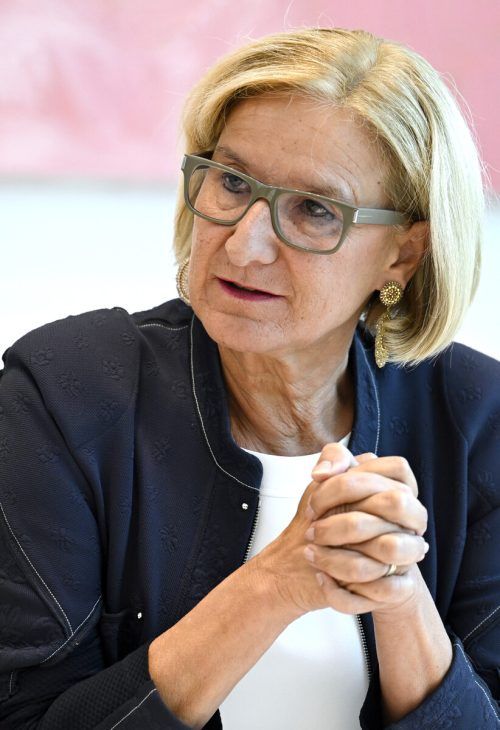 Johanna Mikl-Leitner sind „radikale Klimakleber“ ein Dorn im Auge. APA