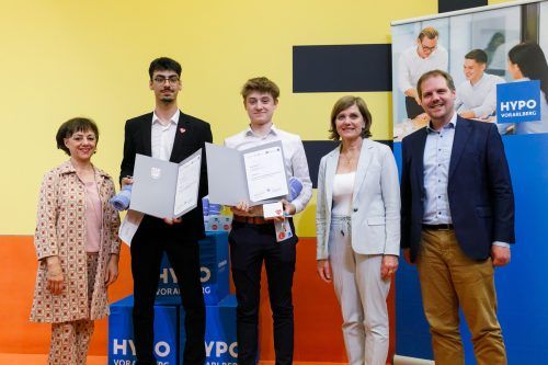 Kategorie Kaufmännische SchulenFaruk Alici, Moritz Burtscher (n.a.), Simon Köck (HAK Feldkirch): App „HeartChart – Bevor es zu spät ist“
