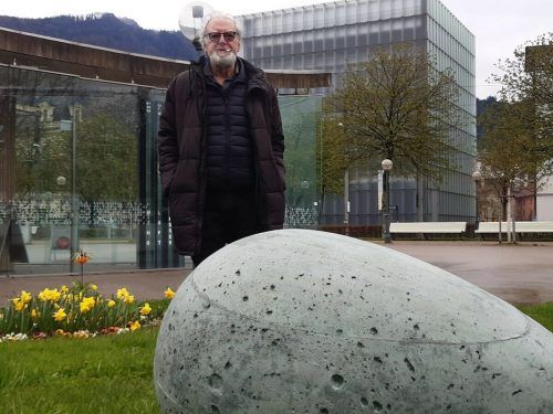 Künstler Angelo Roventa hat das Ei als Form für sich entdeckt. 