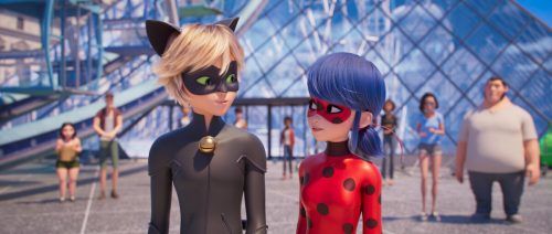 Ladybug und Cat Noir bekämpfen als Superheldin und Superheld Verbrechen. Ascot Elite