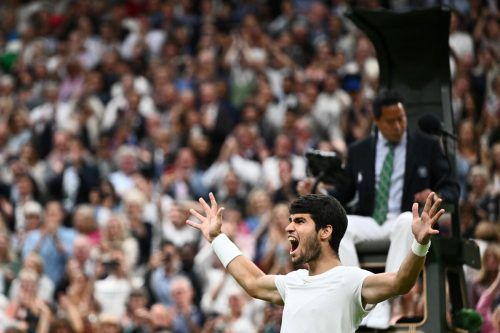 Nach der Freude ist vor dem Finale: Der 20-jährige Alcaraz hat die Chance auf seinen ersten Wimbledon-Titel. apa