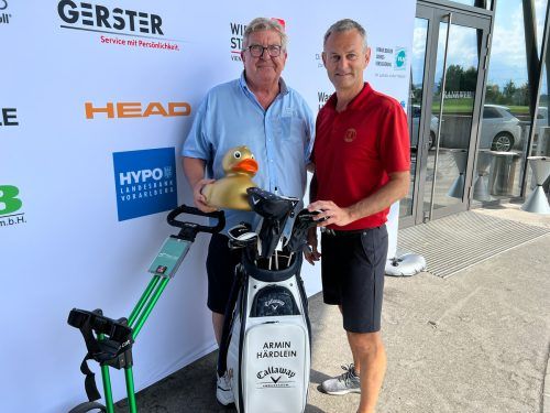Organisator Armin Härdlein (l.) und Arno Gasser vom Golfclub Montfort.
