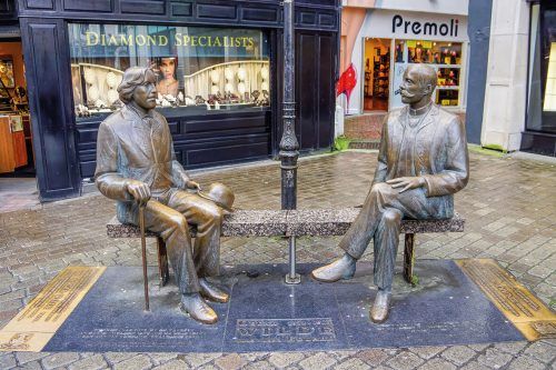 Oscar und Eduard Wilde wurden in Galway verewigt. Shutterstock