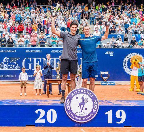 Philipp Oswald und der Slowake Filip Polasek genießen nach ihrem Sieg 2019 bei den Generali Open den Applaus der Zuschauer in Kitzbühel. GEPA