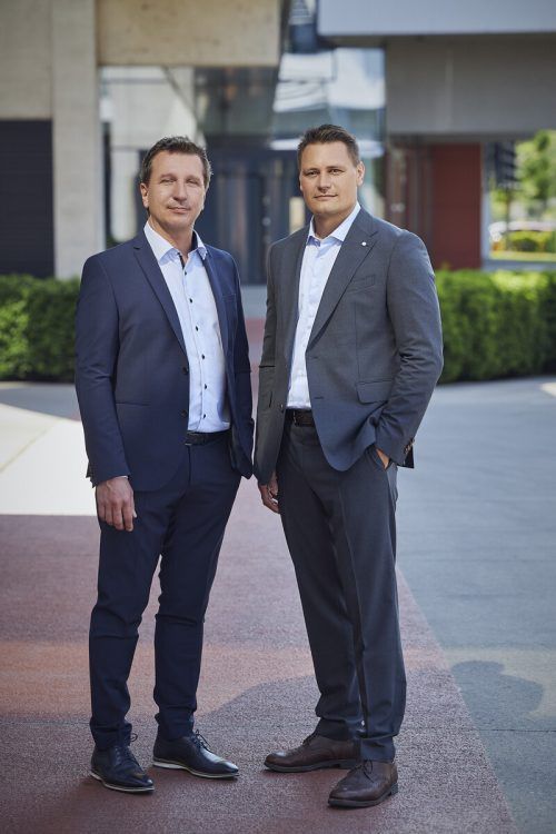 Philipp und Martin sind trotz Herausforderungen zuversichtlich.