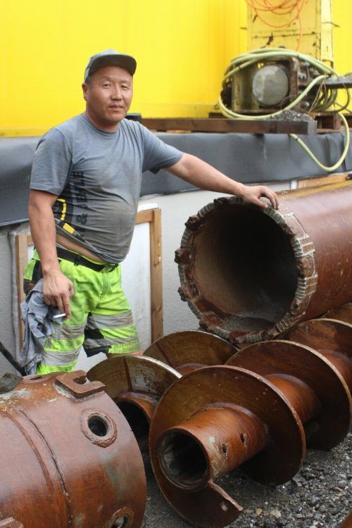 Techniker „Yagi“ erklärte, dass auf der Baustelle in Egg ab Freitag gebohrt wird. stp