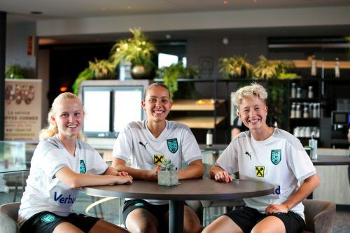 Volle Ländle-Power bei der U19-Europameisterschaft in Belgien: Emilia Purtscher, Linda Natter und Amelie Roduner. ÖFB/Karacam