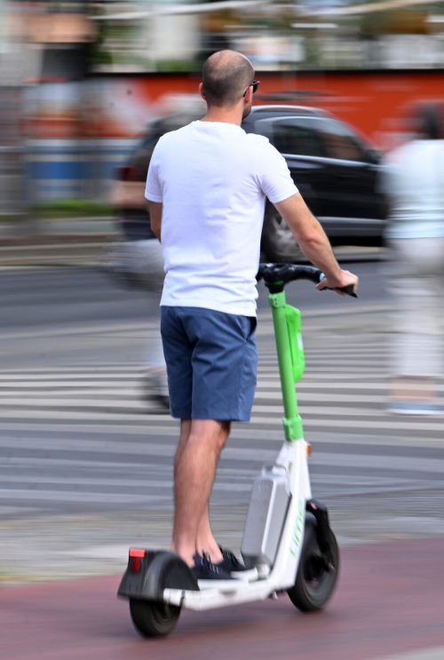 Wer seinen E-Esel tunt, wagt sich auf dünnes Eis.  APA
